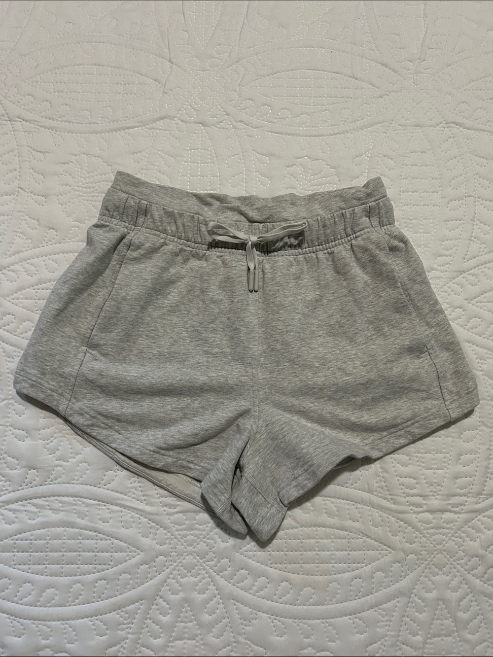 LULULEMON Women's Gray Cotton Blend Lounge Shorts Sz: 4